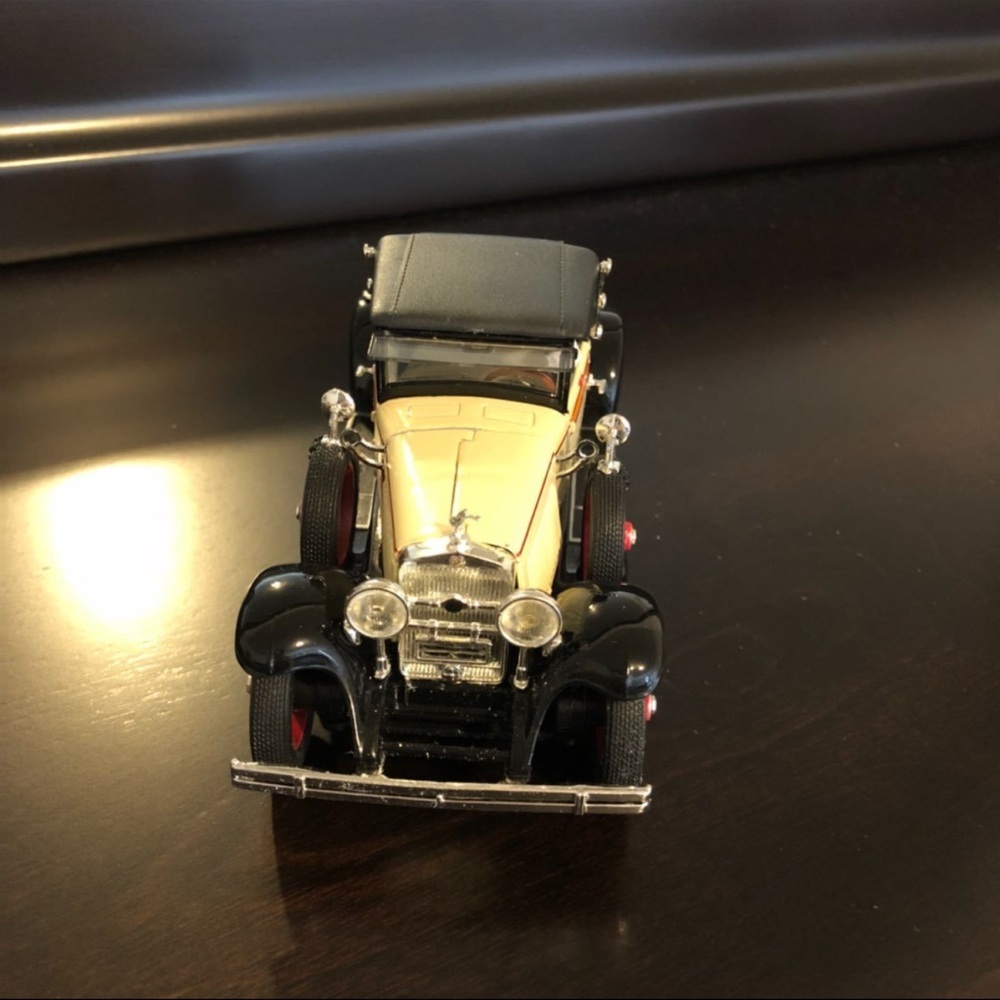 Diecast Cadillac 1927 314 Roadster | National Motor Museum Mint | 1:32 Scale - Picture 3 of 5